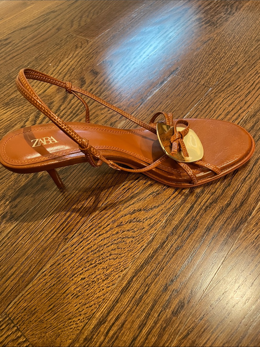 ZARA Brown Leather Knot-Strap Slingback Sandals with Gold Accent - Picture 2 of 6